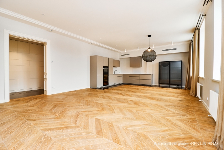 Sludinājumi. \'Elizabetes Rezidence\', viena no spilgtākajām Rīgas arhitektūras mantojuma pērlēm, celta 19. Cena: 705000 EUR Foto #5