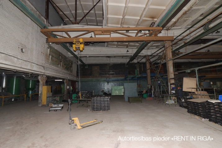 Объявление. Plaša telpas ražošanai vai noliktavai.  + Sakopta, iežogota, asfaltēta un apsragāta teritorija ar Цена: 11715 EUR/мес. Foto #8