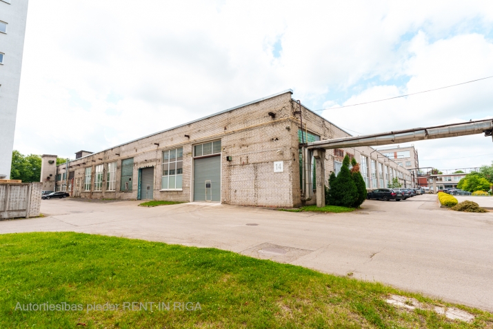 Sludinājumi. Plaša telpas ražošanai vai noliktavai.  + Sakopta, iežogota, asfaltēta un apsragāta teritorija ar Cena: 3500 EUR/mēn Foto #9