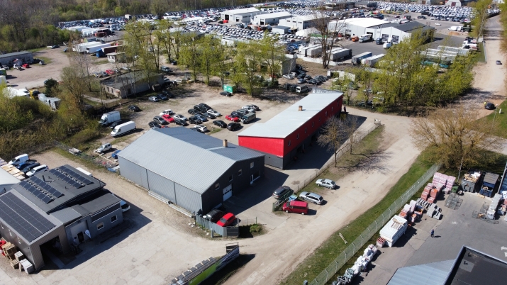 Sludinājumi. Servisa ēka, veikala/biroja ēka un teritorija Rumbulā.   Abu ēku GBA 1084 m2. Zemes platība īpašumā Cena: 1e+06 EUR Foto #1