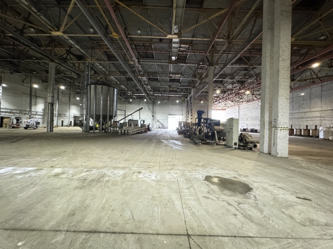 Sludinājumi. Plašas, apkurināmas noliktavas telpas Uriekstes ielā 4a  industriālā teritorijā pie tirdzniecības Cena: 31500 EUR/mēn Foto #1