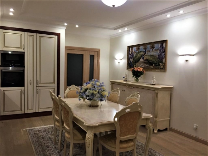 Sludinājumi. Tiek pārdots ekskluzīvs dzīvoklis, modernā dzīvokļu kompleksā, kas atrodas Bulduros, Meža Cena: 400000 EUR Foto #3