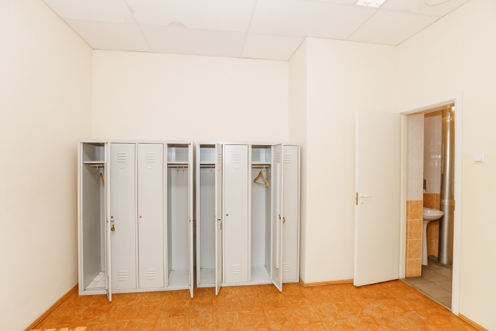 Sludinājumi. Plašas ražošanas telpas:  + teritorijas zonējums ar ražotnes statusu (R); + telpu grupa 1251 Cena: 5495 EUR/mēn Foto #9