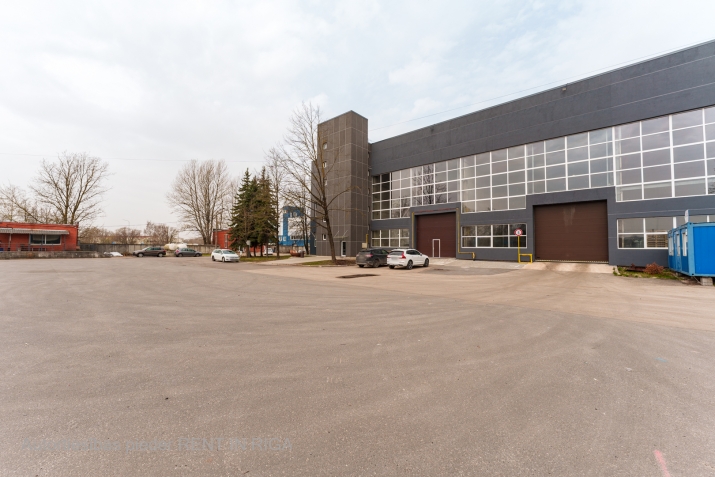 Sludinājumi. Plašas, sausas ražošanas telpas Ulriekstes ielā pie tirdzniecības ostas Rīga.   Telpas atrodas 1. Cena: 2592 EUR/mēn Foto #9