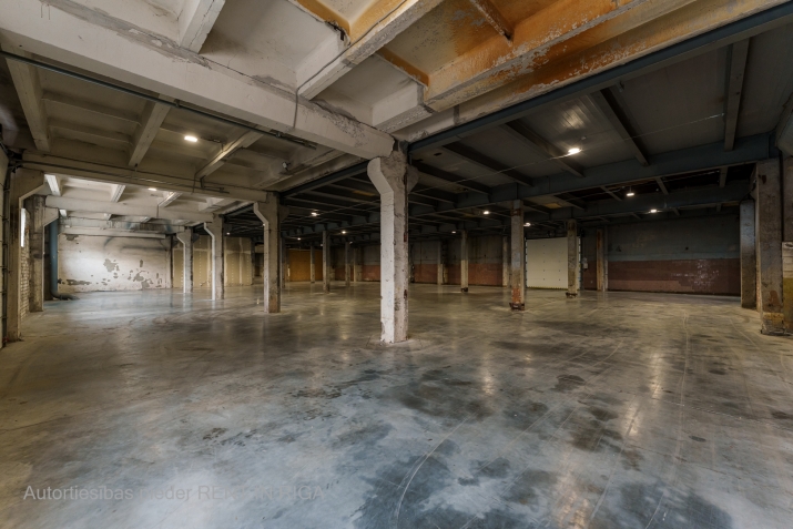 Sludinājumi. Plašas, sausas ražošanas telpas Ulriekstes ielā pie tirdzniecības ostas Rīga.   Telpas atrodas 1. Cena: 2592 EUR/mēn Foto #5