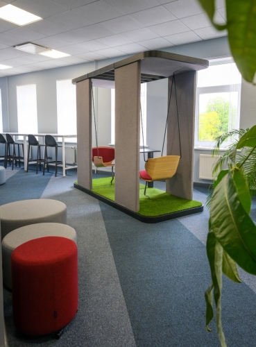 Объявление. Для покупки предлагается трехэтажное здание на улице Бривибас.  Полезная / арендуемая площадь: Цена: 1.1469e+06 EUR Foto #7