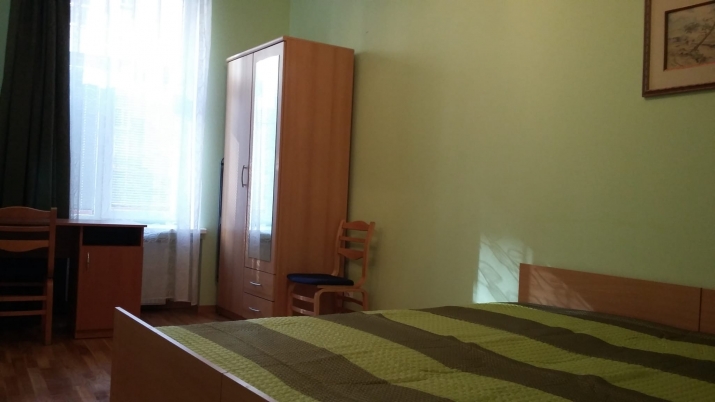 Sludinājumi. No jūlija vidus piedāvājam ilgtermiņā īrei mājīgu un siltu 3 istabu studio tipa dzīvokli klusā Cena: 550 EUR/mēn Foto #7
