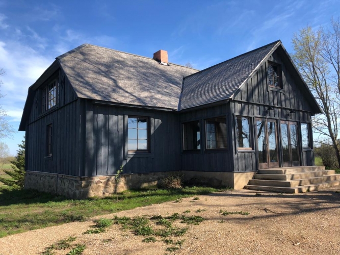 Sludinājumi. Lauku viensēta \'Kalna Alitēni\'.  + Klusā un ainaviska vieta; + divstāvu dzīvojamās mājas ar kopējo Cena: 259000 EUR Foto #1