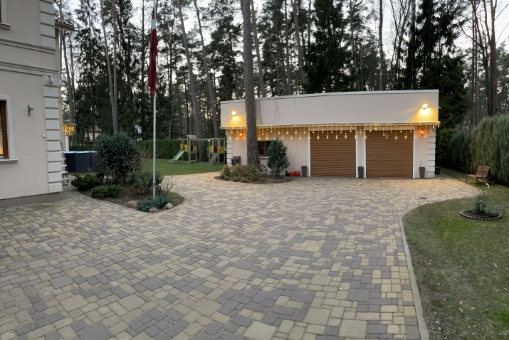 Объявление. Дом в центре города Юрмала. Общая площадь 365 м2. Дом находится в парковой зоне. До концертного Цена: 990000 EUR Foto #6