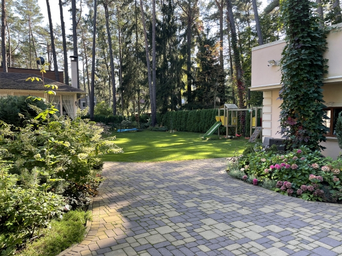 Объявление. Дом в центре города Юрмала. Общая площадь 365 м2. Дом находится в парковой зоне. До концертного Цена: 990000 EUR Foto #7