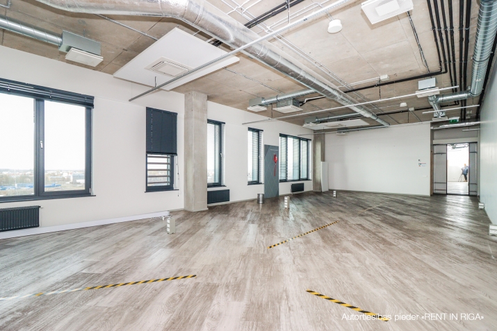 Объявление. Biroja telpas biroju ēkas Place Eleven 11. stāvā.  Birojs sastāv no vienas atvērta tipa darba Цена: 3440 EUR/мес. Foto #1