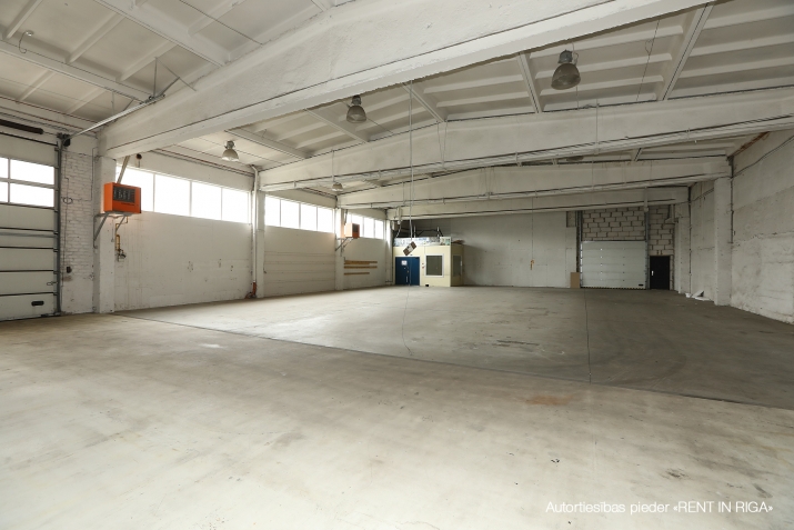 Sludinājumi. Nolitavas telpas Uriekstes ielā 5.  + Nolitavās dabīgais apgaismojums, kas ļaus ieekonomēt uz Cena: 5792 EUR/mēn Foto #2
