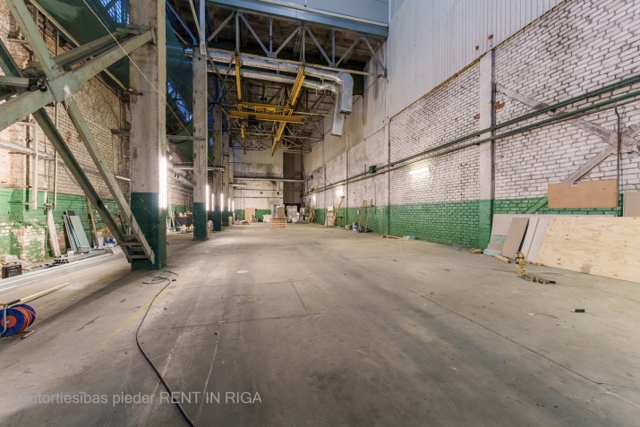 Sludinājumi. Ražošanas telpas ar telferi 2t.   + Viegla iebraukšana smagajam transportam no Bukultu ielas + Cena: 2275 EUR/mēn Foto #2