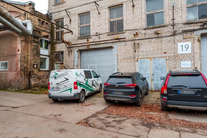 Sludinājumi. Ražošanas telpas ar telferi 2t.   + Viegla iebraukšana smagajam transportam no Bukultu ielas + Cena: 2275 EUR/mēn Foto #9