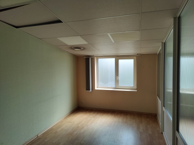 Sludinājumi. Tiek iznomātas biroja telpas Dārzciemā, TC Beta otrajā stāvā.  + atsevišķa ieeja no fasādes; + ir Cena: 342 EUR/mēn Foto #6