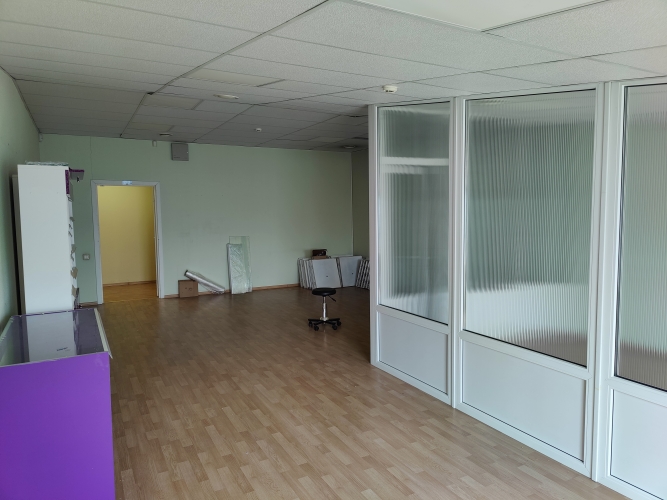 Sludinājumi. Tiek iznomātas biroja telpas Dārzciemā, TC Beta otrajā stāvā.  + atsevišķa ieeja no fasādes; + ir Cena: 342 EUR/mēn Foto #7