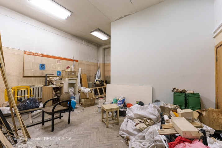 Sludinājumi. Tiek iznomāta aktu zāle. Var izmantot arī kā sporta zāli.  + viena liela zāle plus 2 mazākas Cena: 600 EUR/mēn Foto #3