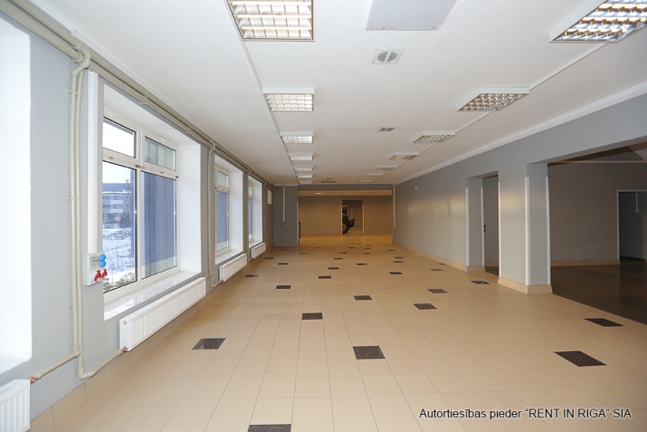 Sludinājumi. Pārdod lietošanai gatavas ražošanas telpas 1052 m2 platībā. Telpas izvietotas atsevišķā ēkā, Cena: 560000 EUR Foto #1