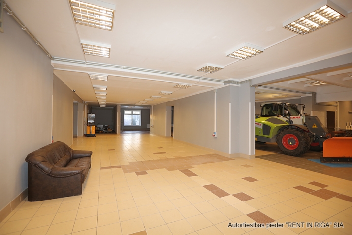 Sludinājumi. Pārdod lietošanai gatavas telpas 1052 m2 platībā. Telpas izvietotas atsevišķā ēkā, iežogotā Cena: 560000 EUR Foto #5