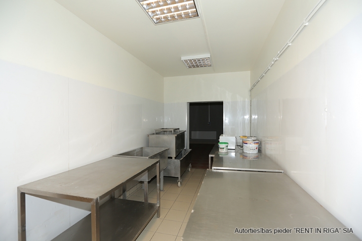 Sludinājumi. Pārdod lietošanai gatavas telpas 1052 m2 platībā. Telpas izvietotas atsevišķā ēkā, iežogotā Cena: 560000 EUR Foto #7