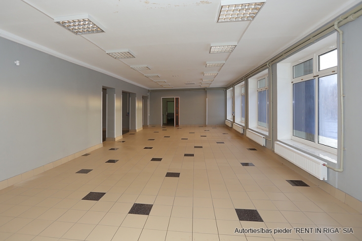 Sludinājumi. Pārdod lietošanai gatavas telpas 1052 m2 platībā. Telpas izvietotas atsevišķā ēkā, iežogotā Cena: 560000 EUR Foto #2