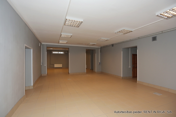 Sludinājumi. Pārdod lietošanai gatavas telpas 1052 m2 platībā. Telpas izvietotas atsevišķā ēkā, iežogotā Cena: 560000 EUR Foto #4