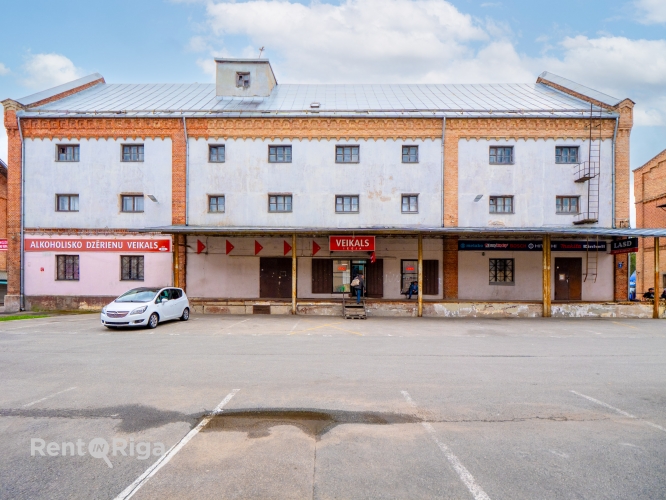 Sludinājumi. Tiek pārdota atsevišķi stāvoša ēka ar zemi īpašumā.  Ir Būvvaldē saskaņots projekts par ēkas Cena: 990000 EUR Foto #3
