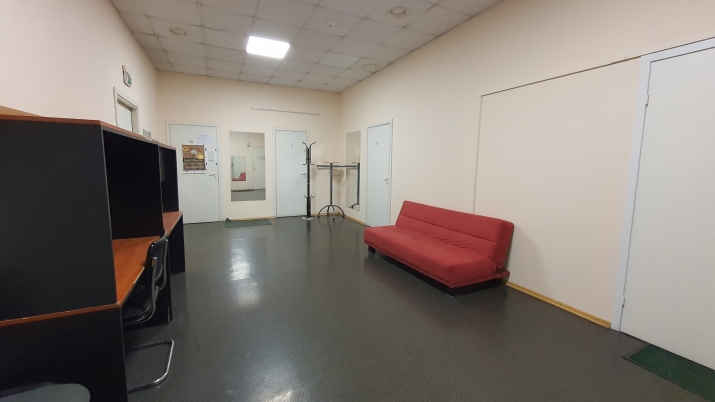 Sludinājumi. Tiek pārdota ēka un zeme Marijas ielā.  Ēkas lietošanas veids: 1220 biroju ēka. Būves Cena: 600000 EUR Foto #5