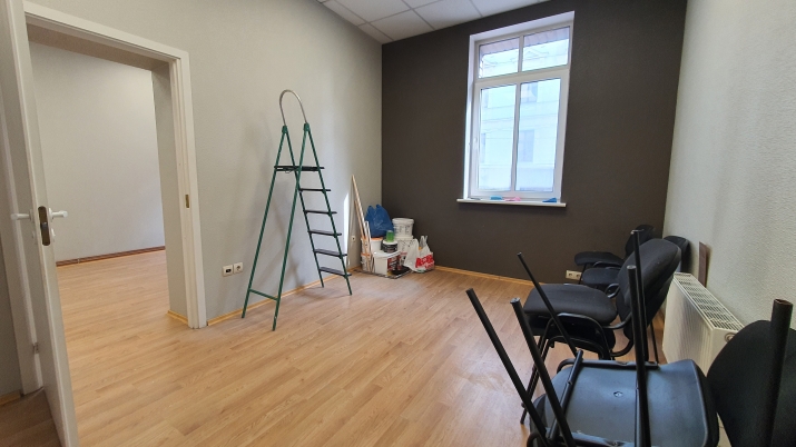 Sludinājumi. Tiek pārdota ēka un zeme Marijas ielā.  Ēkas lietošanas veids: 1220 biroju ēka. Būves Cena: 600000 EUR Foto #7