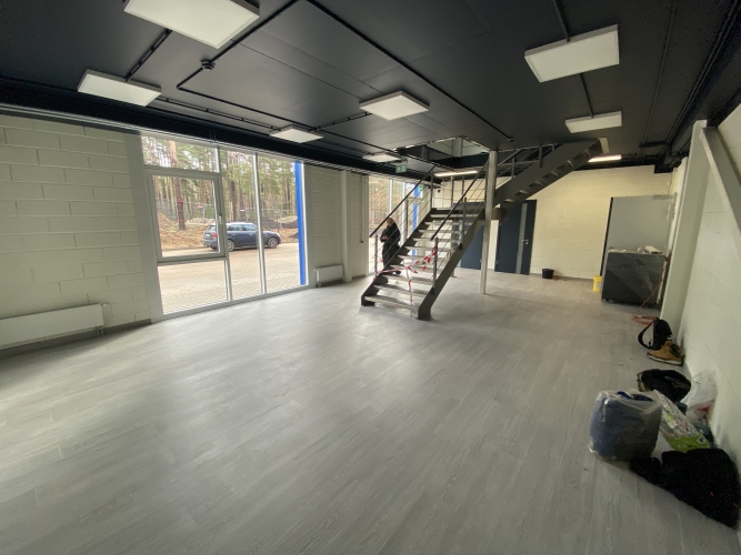 Sludinājumi. Stockoffice Berģos.  + 1. stāvā noliktavas telpas 247 m2; - Atvērta telpa; - Līdz pārliktnim 5.9m; Cena: 3128 EUR/mēn Foto #3