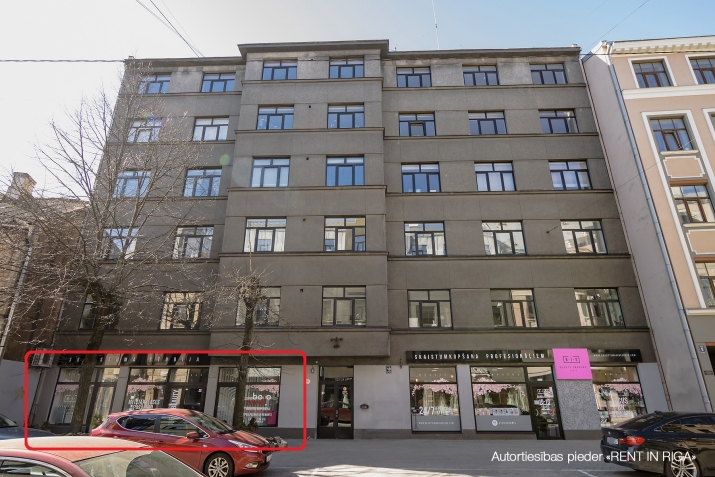 Sludinājumi. Veikala telpas Avotu ielā 10, starp Čaka un Lāčplēša ielām.  Šajā posmā Avotu iela ir salīdzinoši Cena: 180000 EUR Foto #2