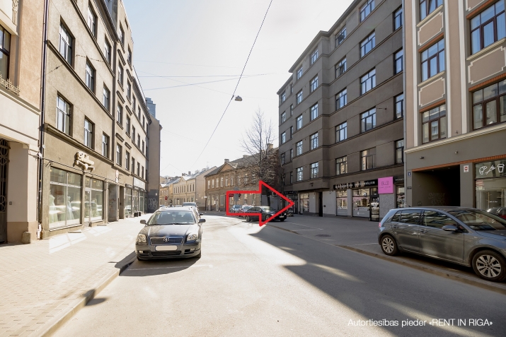 Sludinājumi. Veikala telpas Avotu ielā 10, starp Čaka un Lāčplēša ielām.  Šajā posmā Avotu iela ir salīdzinoši Cena: 180000 EUR Foto #5