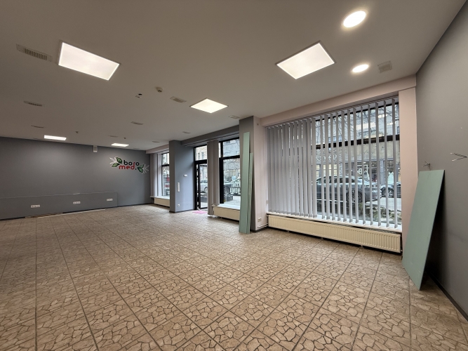 Sludinājumi. Veikala telpas Avotu ielā 10, starp Čaka un Lāčplēša ielām.  Šajā posmā Avotu iela ir salīdzinoši Cena: 180000 EUR Foto #6