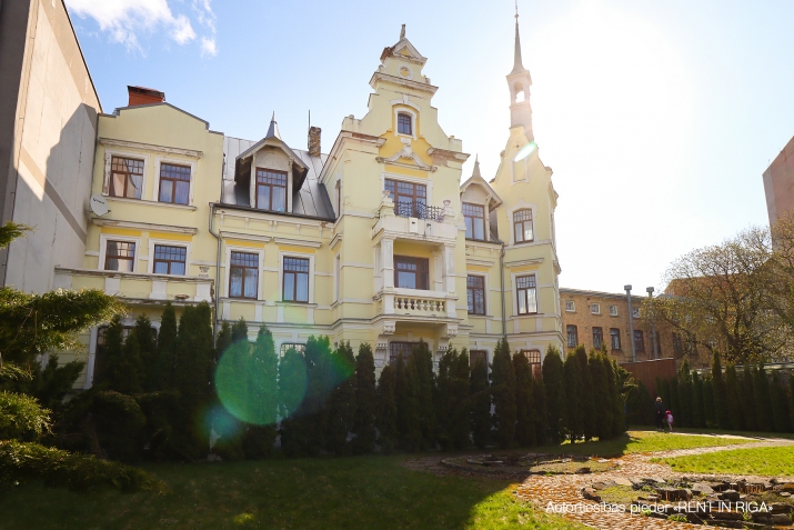 Sludinājumi. Grezna, vēsturiska, 4 stāvu māju Torņkalnā(vēsturiski villa Maria) celta eklektisma stilā 1900. Cena: 990000 EUR Foto #1