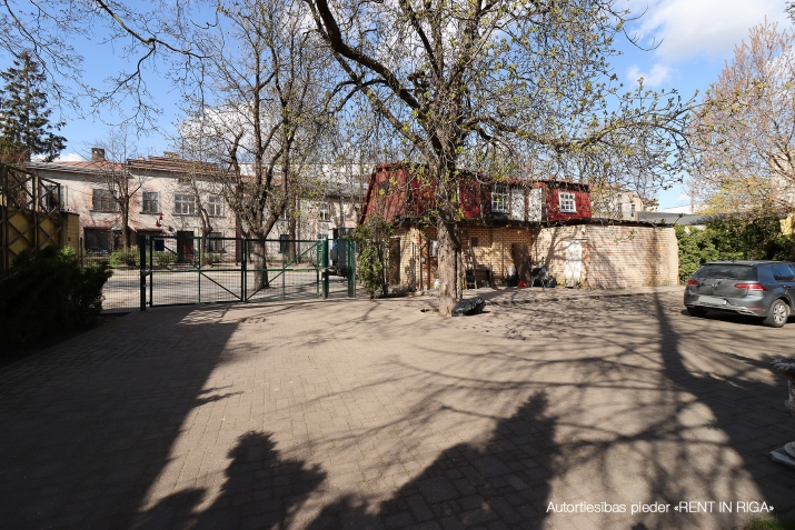 Sludinājumi. Grezna, vēsturiska, 4 stāvu māju Torņkalnā(vēsturiski villa Maria) celta eklektisma stilā 1900. Cena: 990000 EUR Foto #9