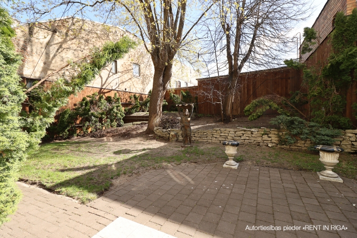 Sludinājumi. Grezna, vēsturiska, 4 stāvu māju Torņkalnā(vēsturiski villa Maria) celta eklektisma stilā 1900. Cena: 990000 EUR Foto #8