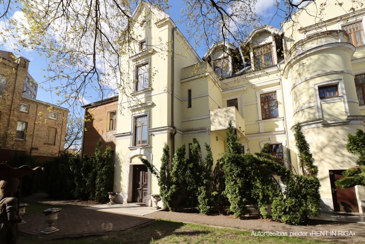 Sludinājumi. Grezna, vēsturiska, 4 stāvu māju Torņkalnā(vēsturiski villa Maria) celta eklektisma stilā 1900. Cena: 990000 EUR Foto #4