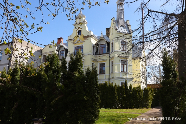 Sludinājumi. Grezna, vēsturiska, 4 stāvu māju Torņkalnā(vēsturiski villa Maria) celta eklektisma stilā 1900. Cena: 990000 EUR Foto #2