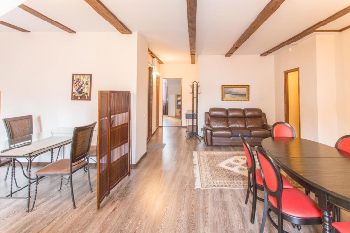 Sludinājumi. Tiek pārdots mājīgs 2 istabu dzīvoklis Vecrīgā (55 m2). - fasādes ēka  - dzīvoklis atrodas trešajā Cena: 140000 EUR Foto #1