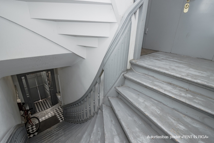 Sludinājumi. Tiek pārdots mājīgs 2 istabu dzīvoklis Vecrīgā (55 m2). - fasādes ēka  - dzīvoklis atrodas trešajā Cena: 140000 EUR Foto #9