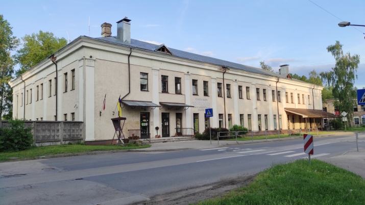 Sludinājumi. Pārdod nekustamo īpašumu ar stabilu naudas plūsmu  Daugavgrīva, Flotes iela  Īpašums atrodas pie Cena: 650000 EUR Foto #1