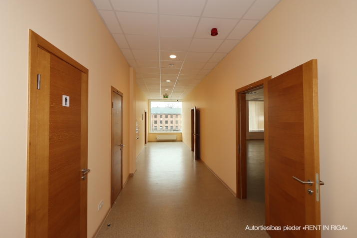 Объявление. Новый проект в соседней Пардаугаве.  Сдается офисное помещение на третьем этаже здания. Помещение Цена: 1413 EUR/мес. Foto #6