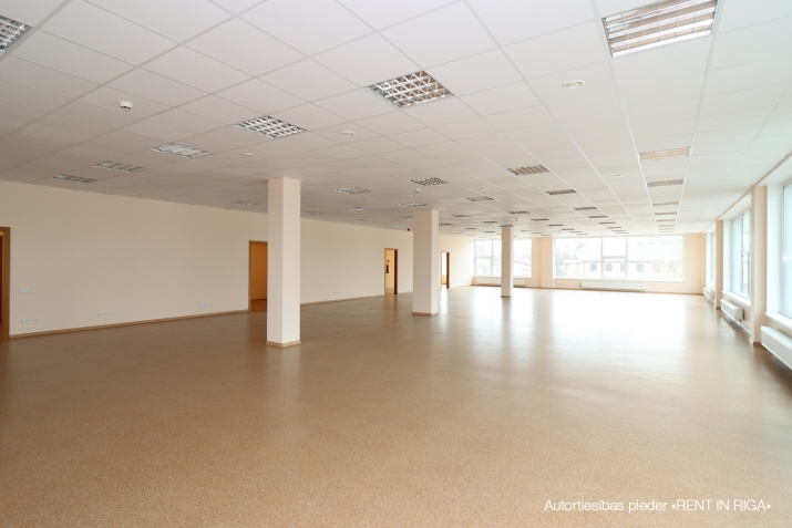 Объявление. Новый проект в соседней Пардаугаве.  Сдается офисное помещение на третьем этаже здания. Помещение Цена: 1413 EUR/мес. Foto #3