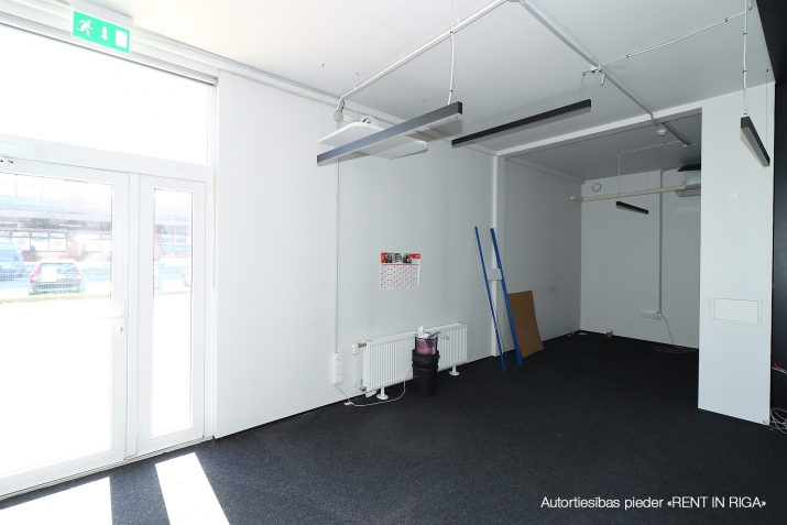 Sludinājumi. Biroja telpas ar noliktavu Krasta ielā, pie T/C Mols.   2. stāvā izvietotas biroja telpas 385 m2 Cena: 4259 EUR/mēn Foto #5