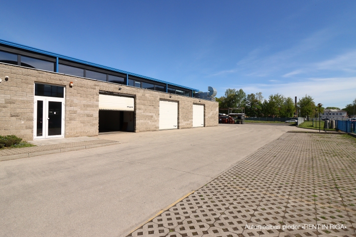 Sludinājumi. Biroja telpas ar noliktavu Krasta ielā, pie T/C Mols.   2. stāvā izvietotas biroja telpas 385 m2 Cena: 4259 EUR/mēn Foto #9