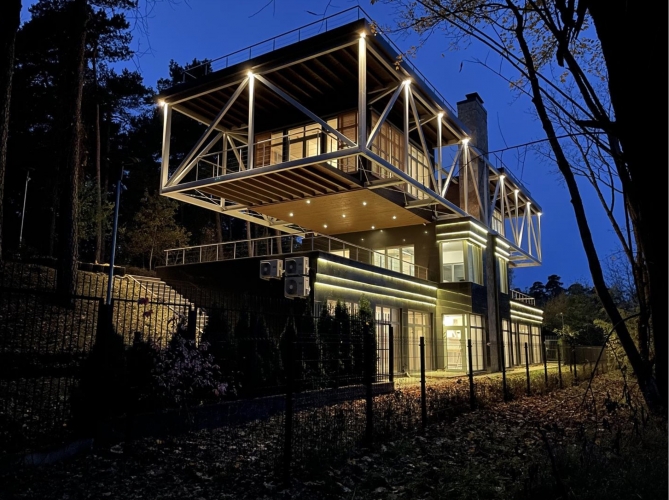 Объявление. Продается эксклюзивный частный дом на берегу озера Кишэзерс с благоустроенной территорией.  Частный Цена: 900000 EUR Foto #2