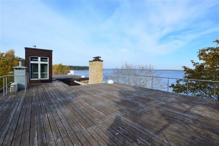 Объявление. Продается эксклюзивный частный дом на берегу озера Кишэзерс с благоустроенной территорией.  Частный Цена: 900000 EUR Foto #5