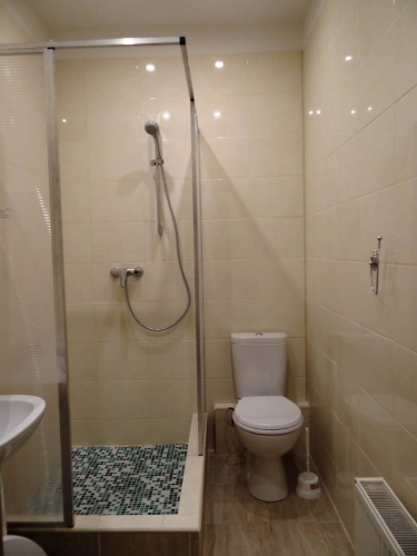 Sludinājumi. Ilgtermiņā izīrē mājīgu un siltu 2 izolētu istabu dzīvokli blakus t/c Bērnu pasaule.   + 2 izolētas Cena: 550 EUR/mēn Foto #8