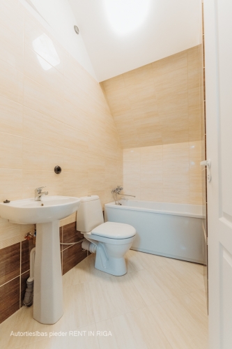 Sludinājumi. Tiek pārdots dzīvoklis svaigi izremontētā mājā Mežaparkā.  Divstāvīgs dzīvoklis mājas otrajā un Cena: 158400 EUR Foto #7