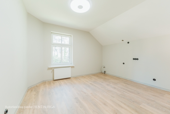 Sludinājumi. Tiek pārdots, gaišs, mājīgs dzīvoklis svaigi izremontētā mājā Mežaparkā.  Divu līmeņudzīvoklis Cena: 186450 EUR Foto #1